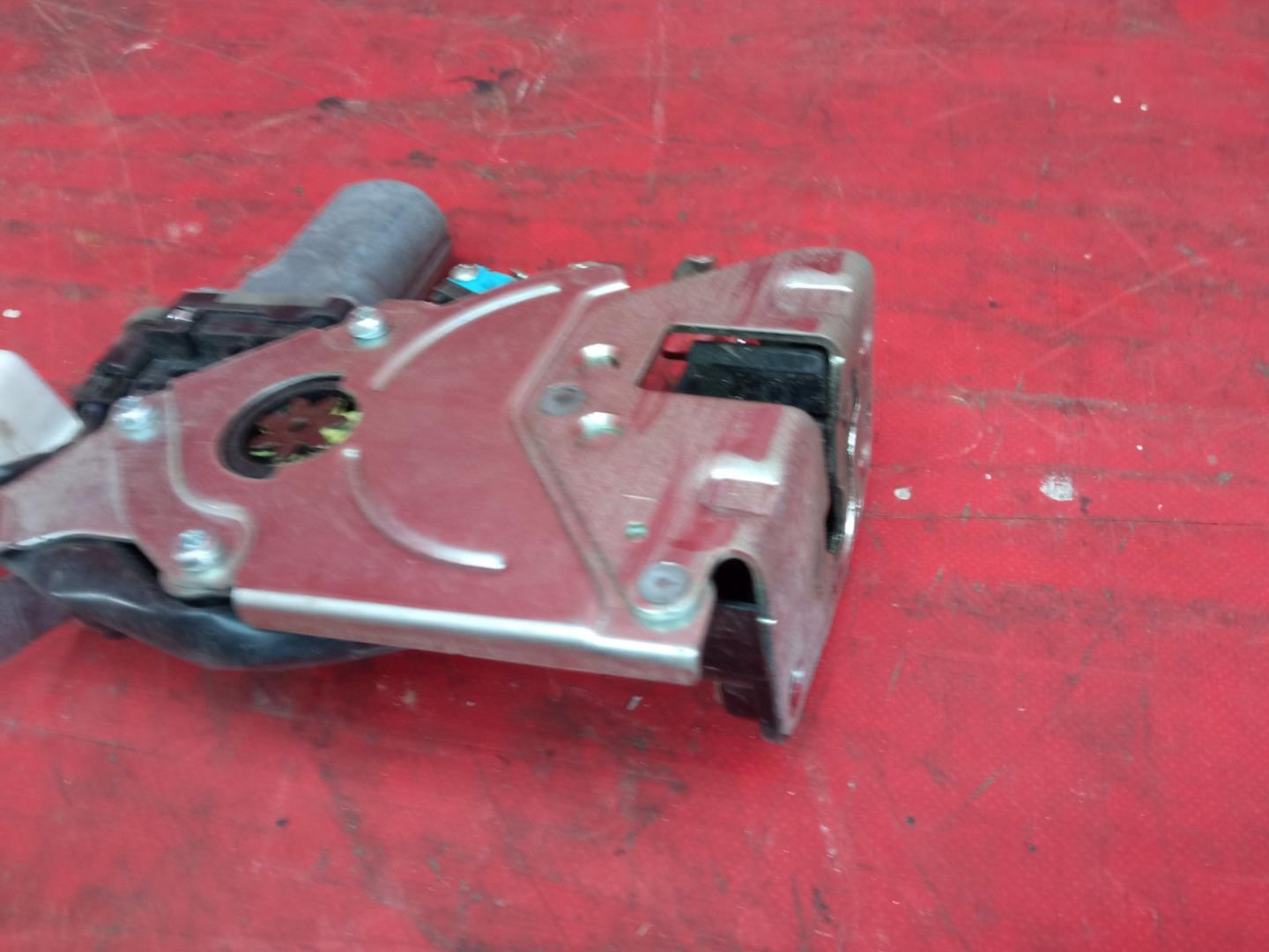 Замок багажника