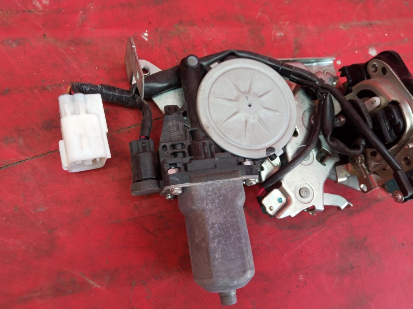 Замок багажника