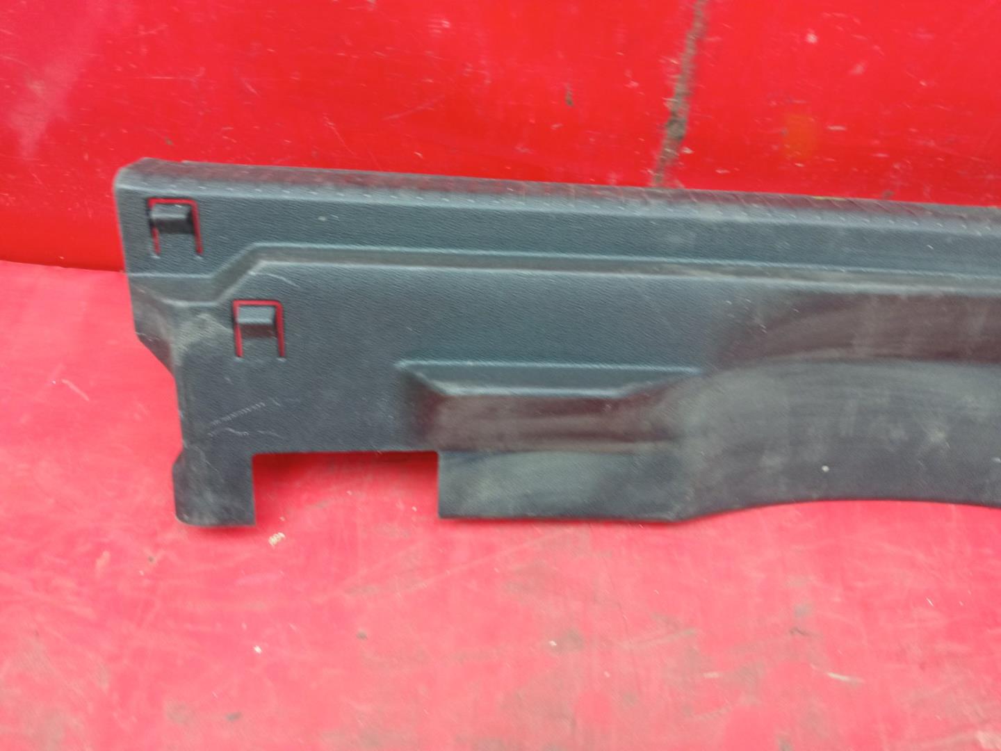 Кожух замка багажника