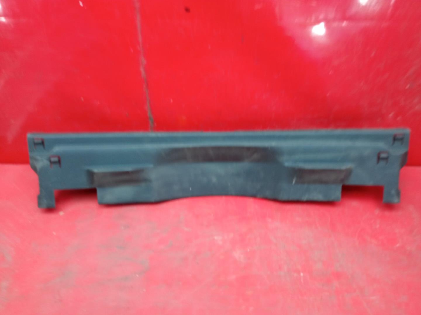 Кожух замка багажника