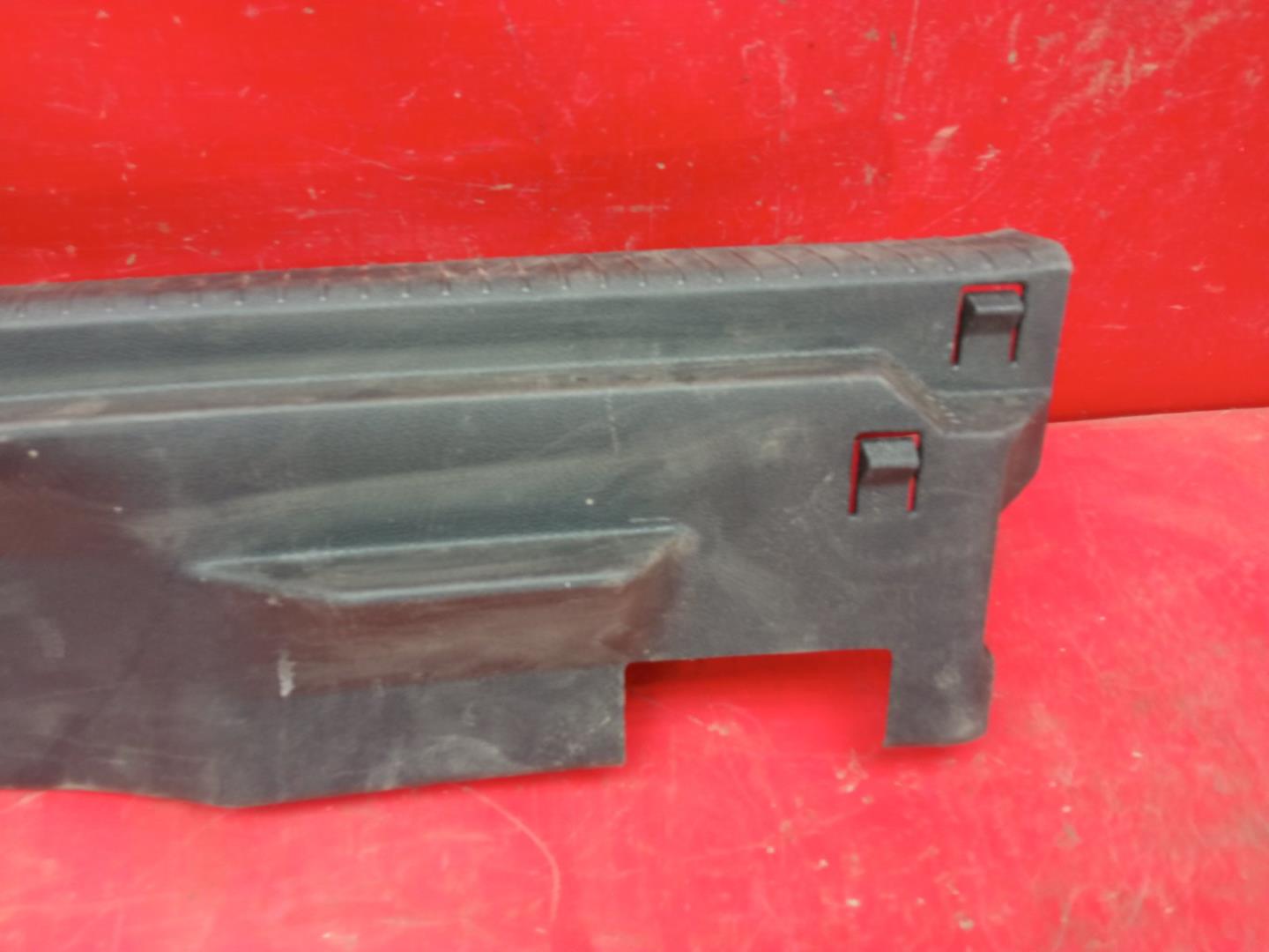 Кожух замка багажника