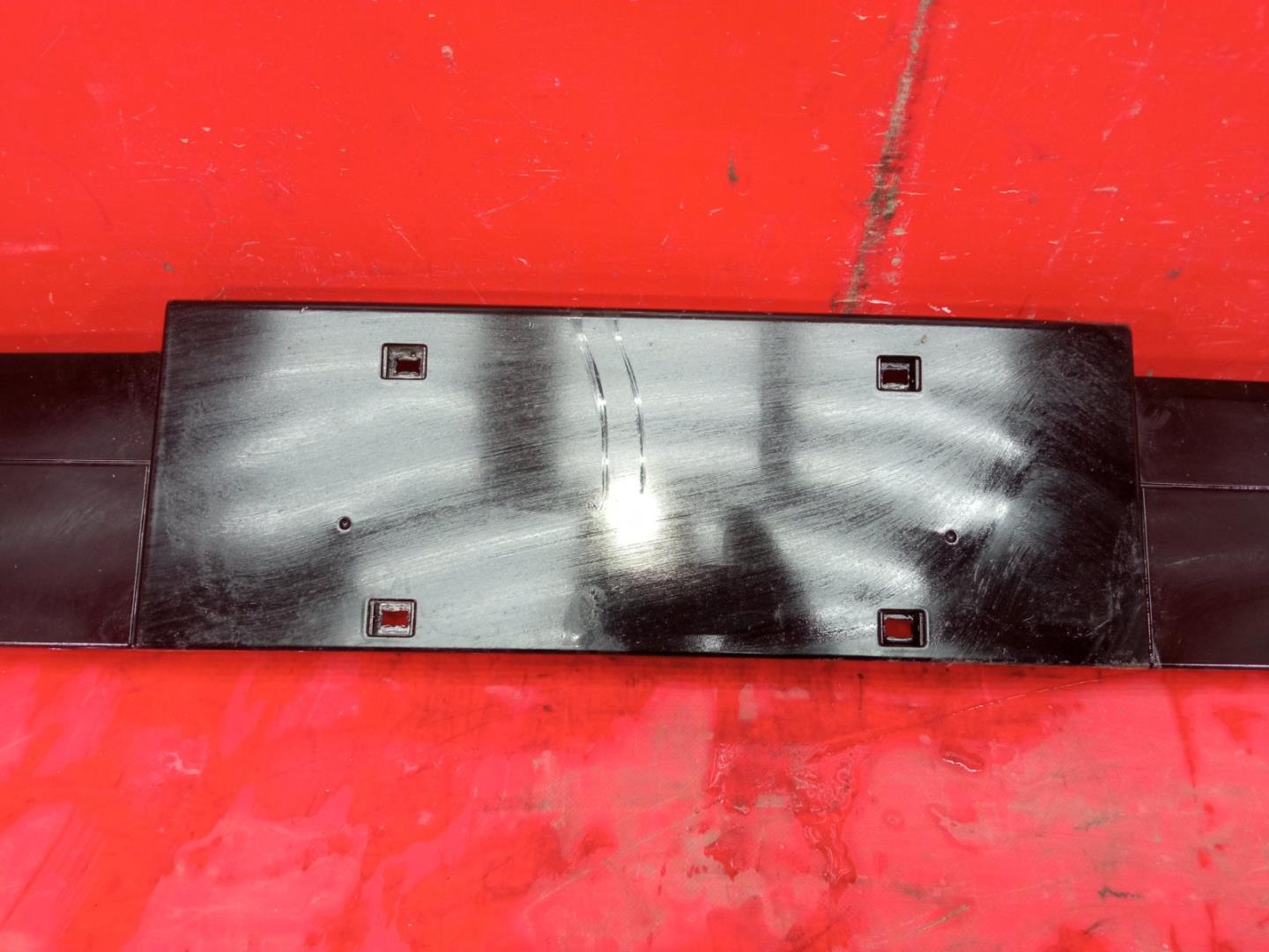 Накладка переднего бампера под номер