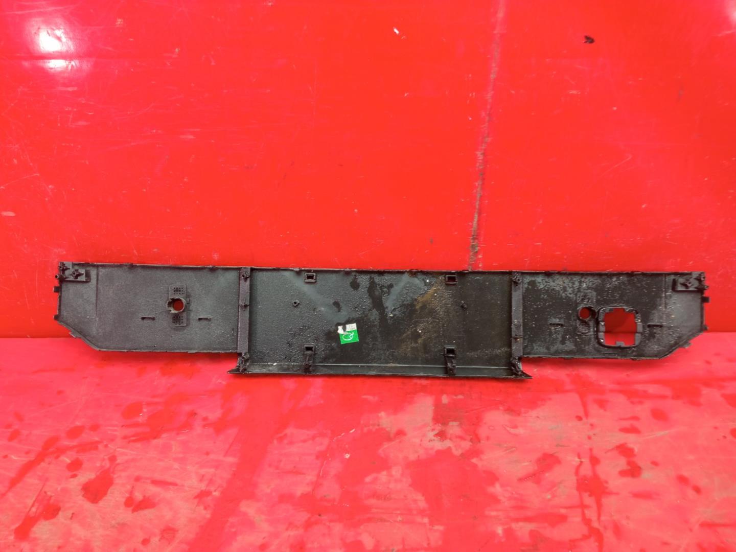 Накладка переднего бампера под номер