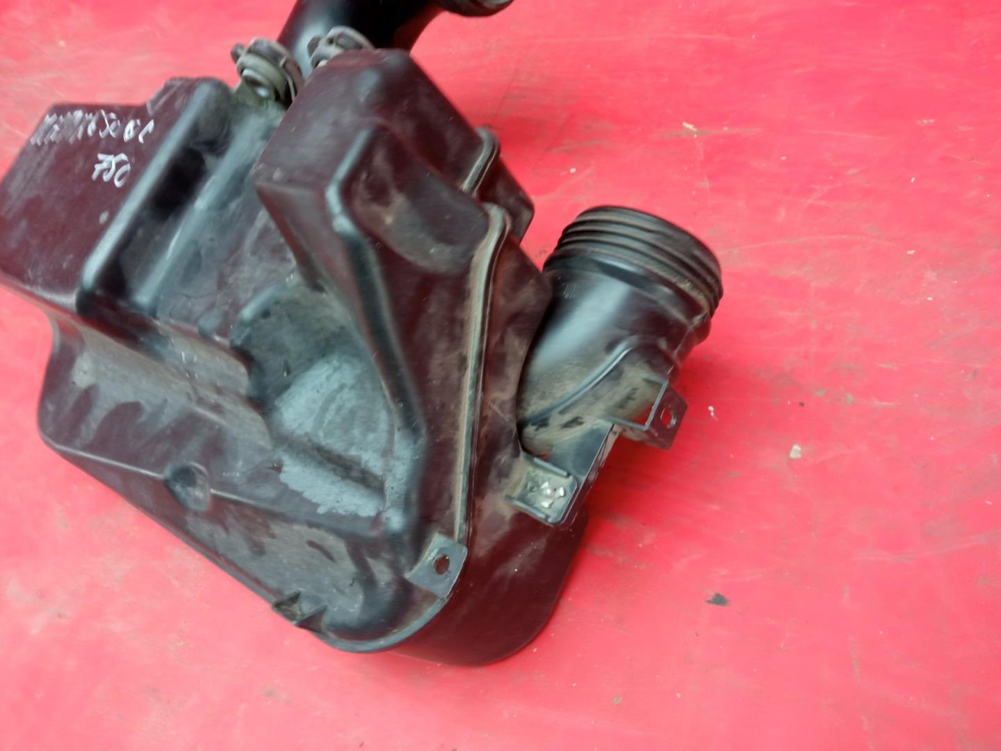 Резонатор воздушного фильтра