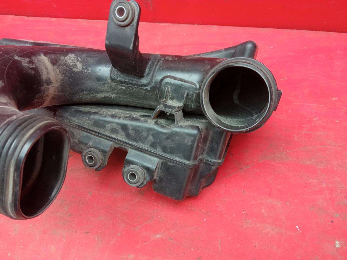 Резонатор воздушного фильтра