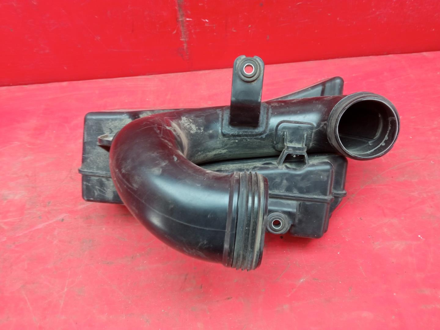 Резонатор воздушного фильтра