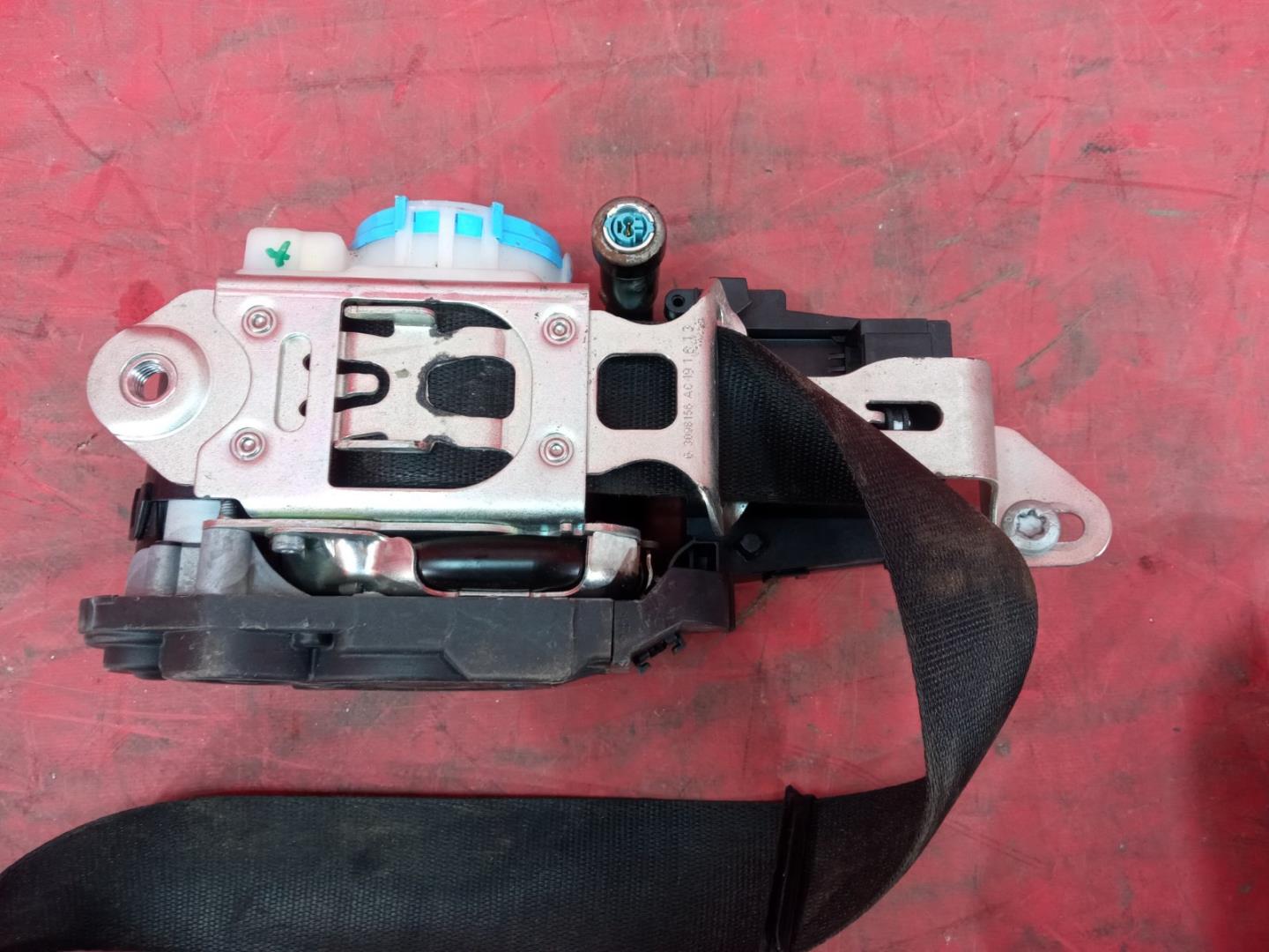 Ремень безопасности