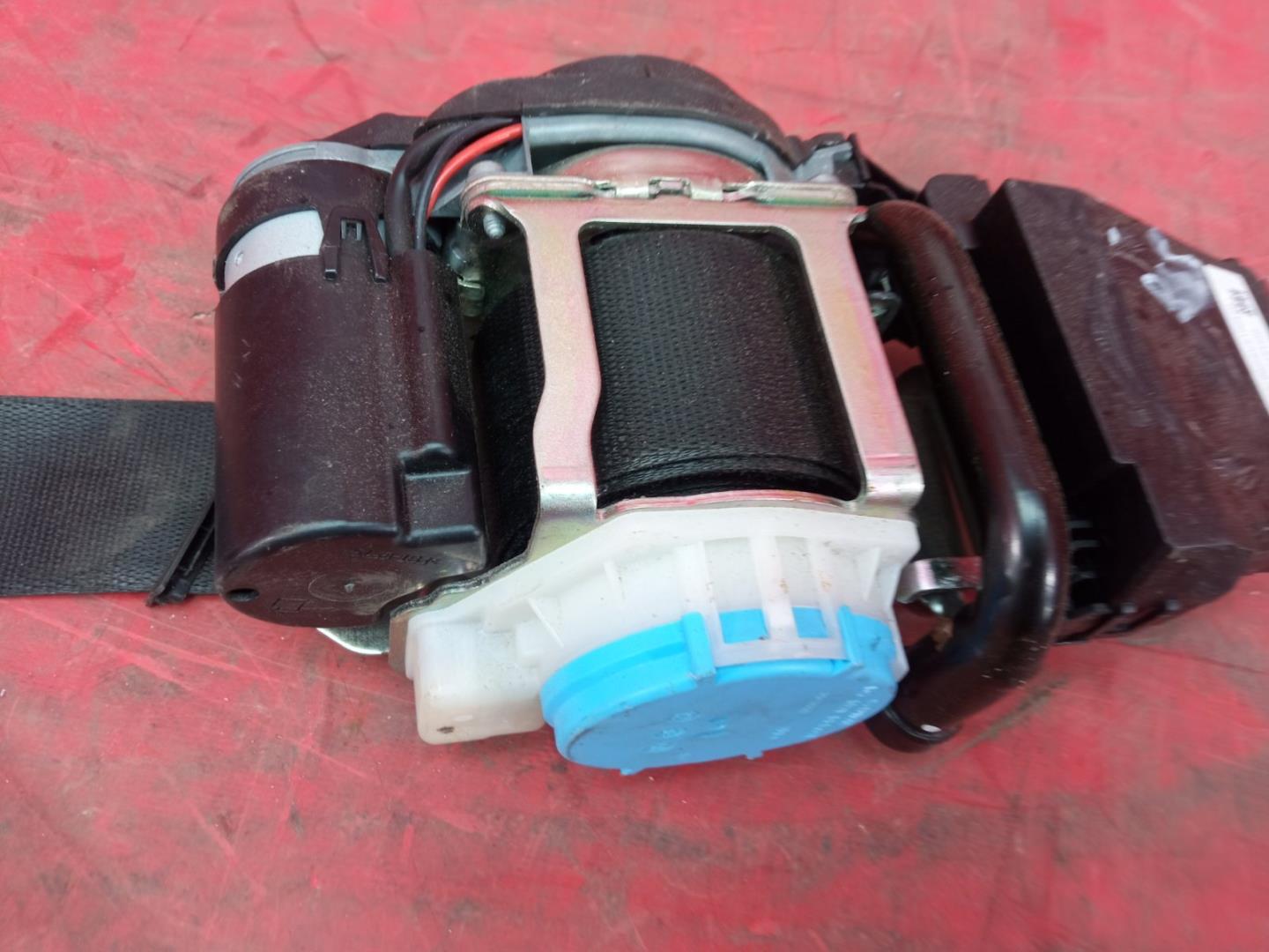 Ремень безопасности