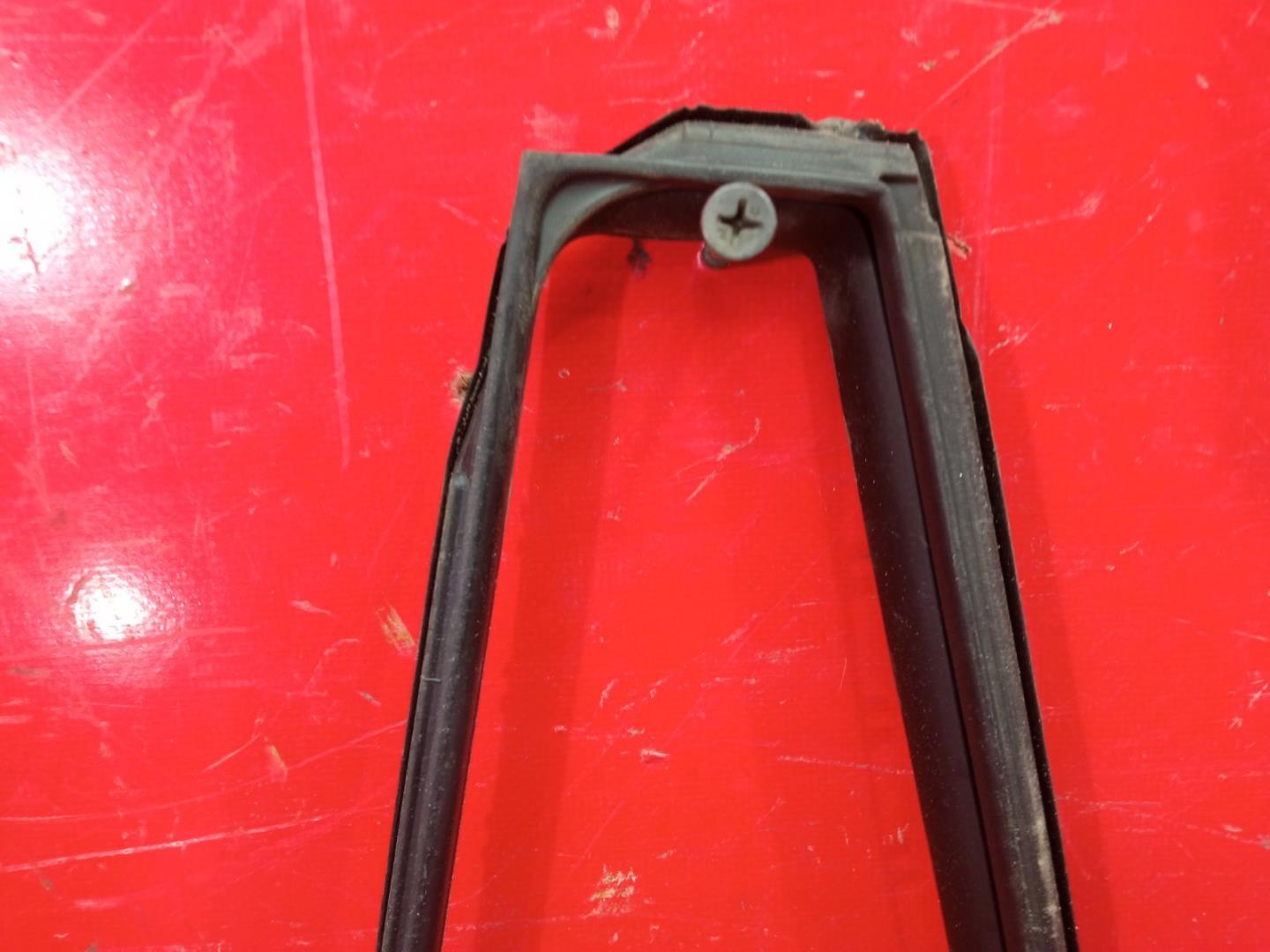 Уплотнитель стекла двери