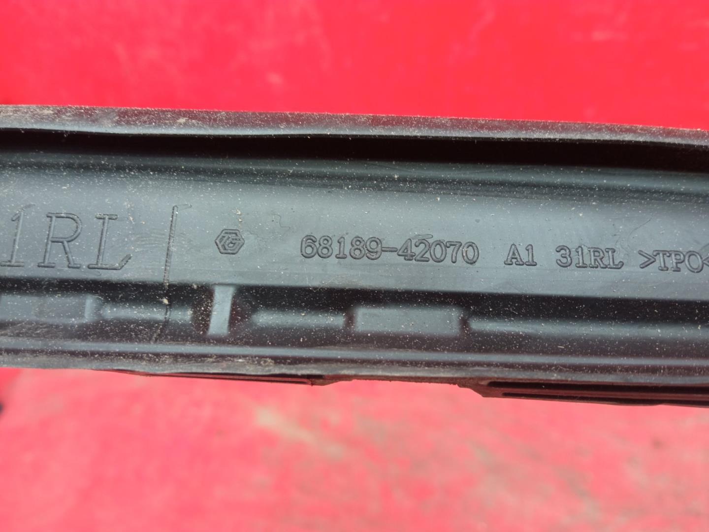 Уплотнитель стекла двери