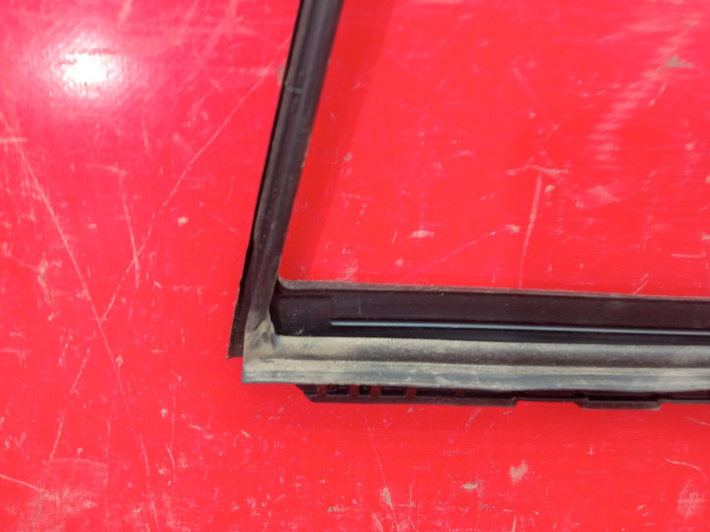 Уплотнитель стекла двери