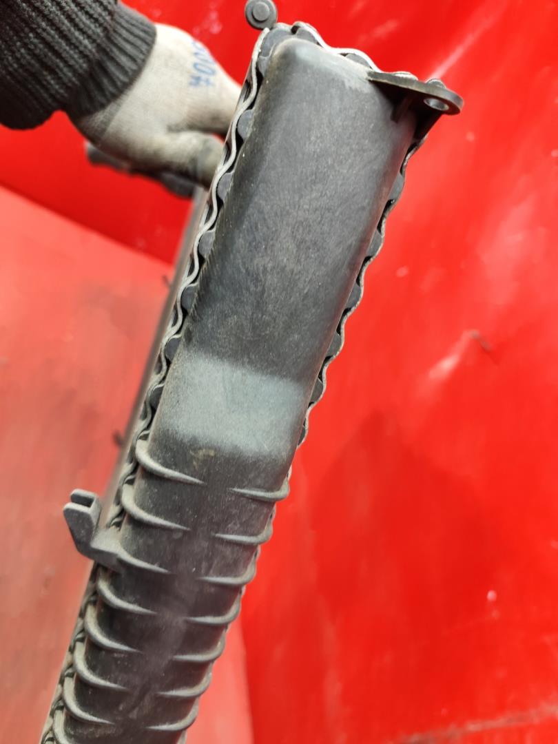 Радиатор охлаждения двигателя основной