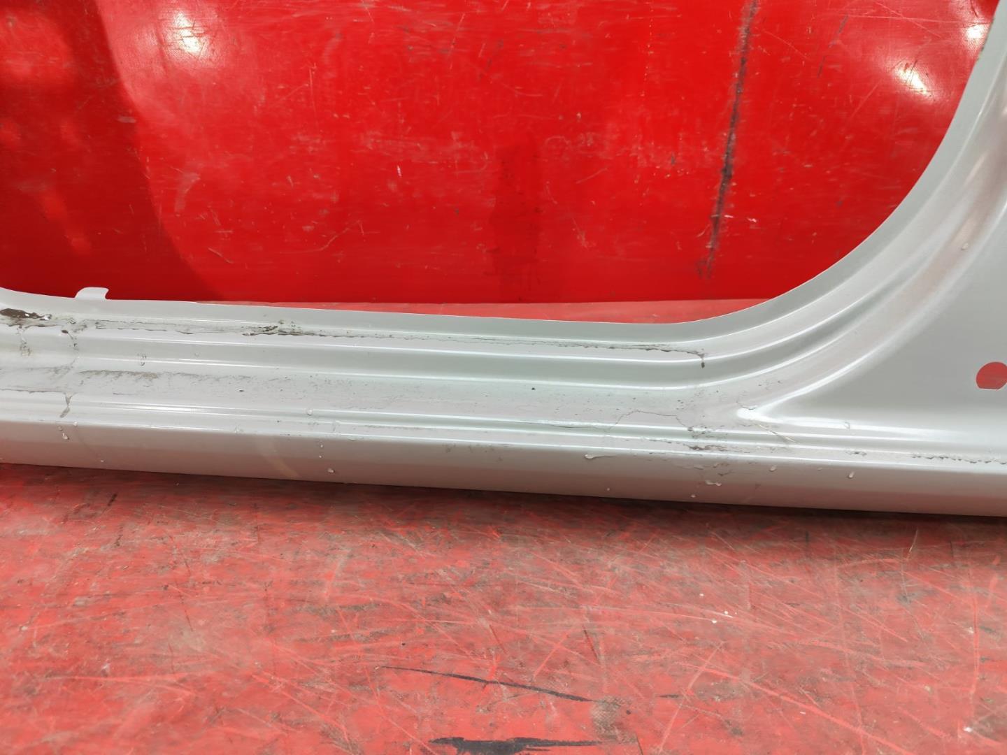 Кузовной элемент