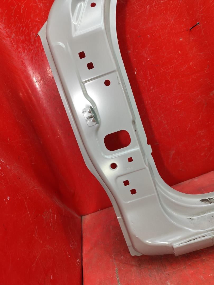 Кузовной элемент