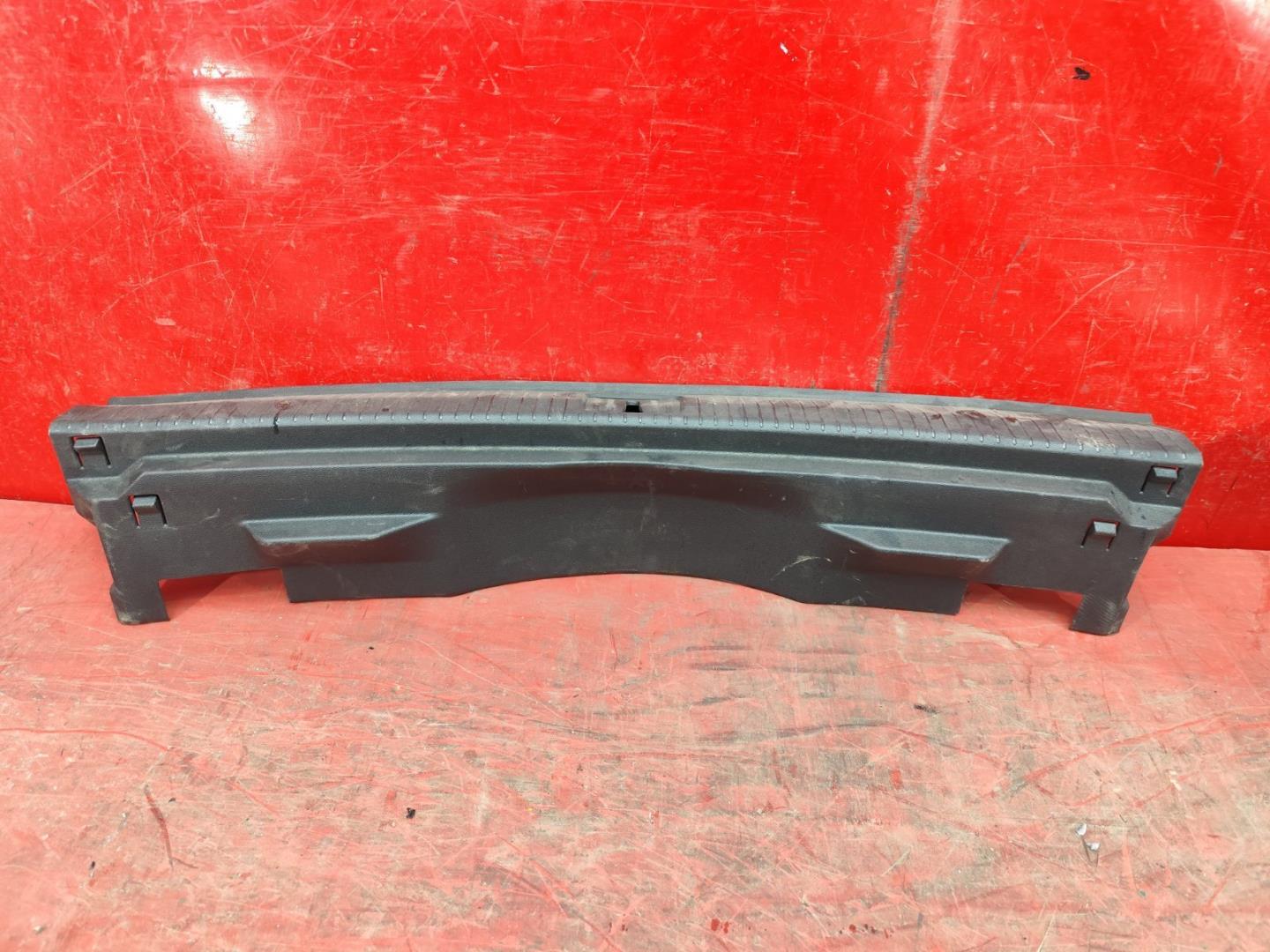 Кожух замка багажника