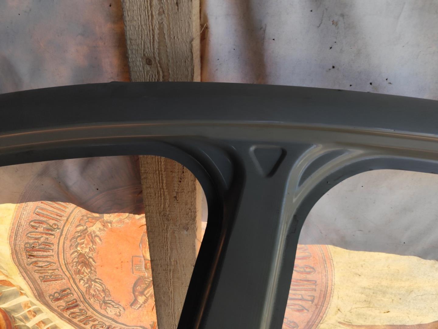 Кузовной элемент