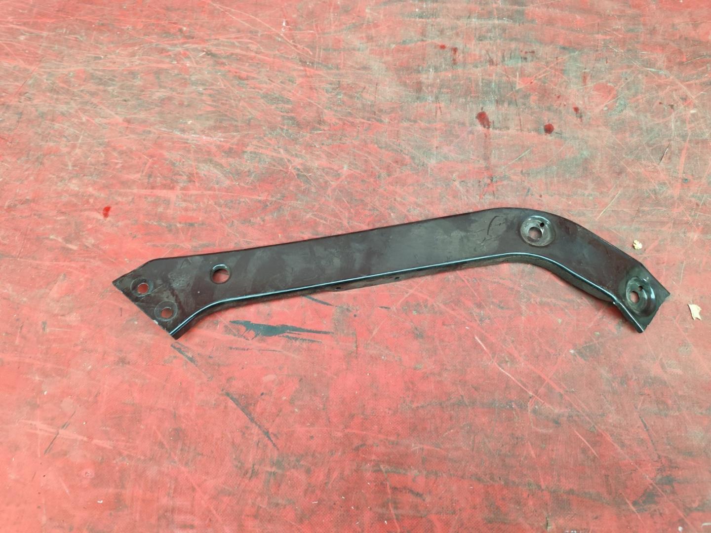 Кронштейн крепежный вспомогательный (разного назначения)