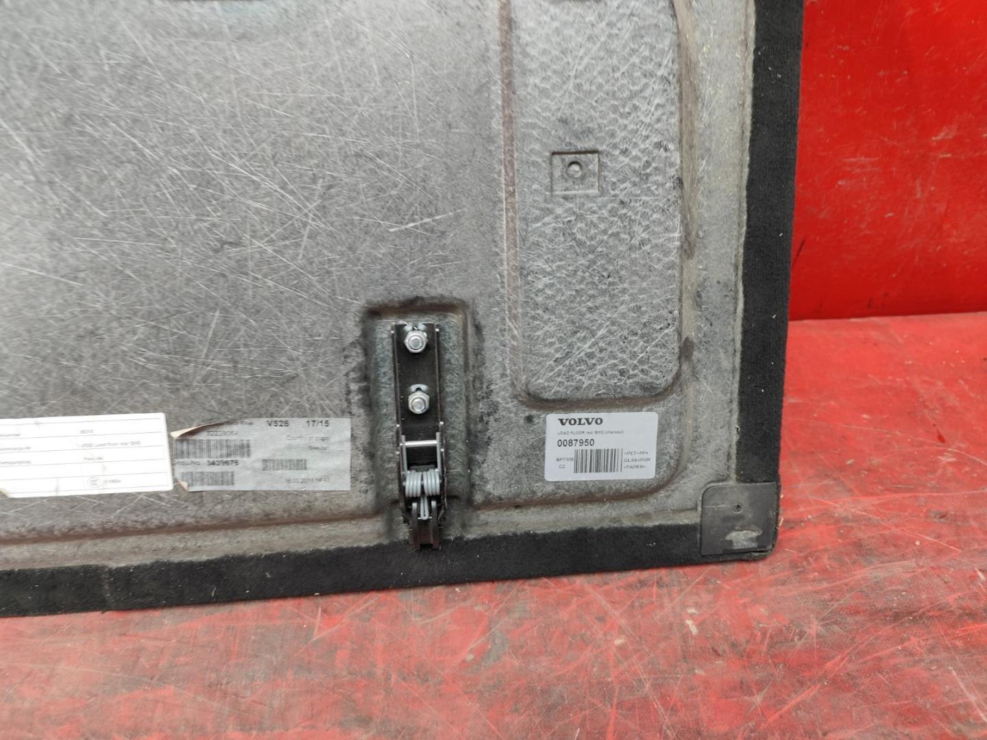 Пол багажника