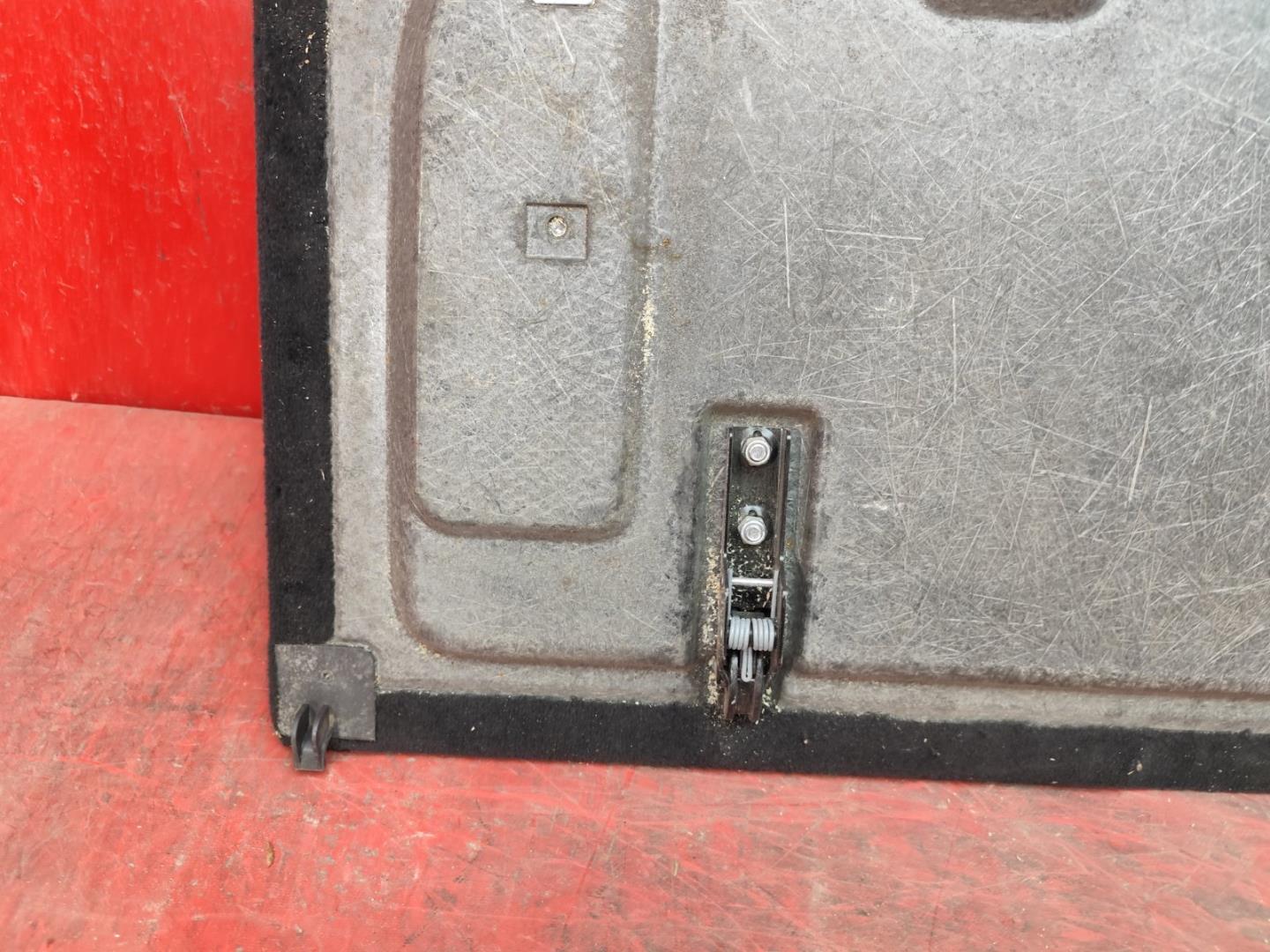 Пол багажника