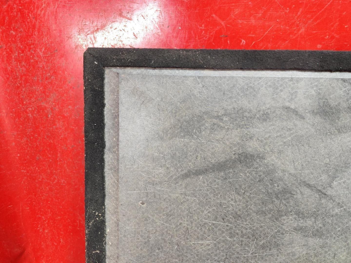 Пол багажника