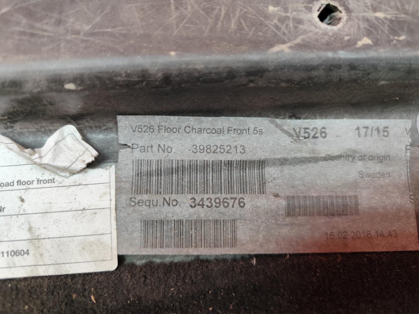 Пол багажника