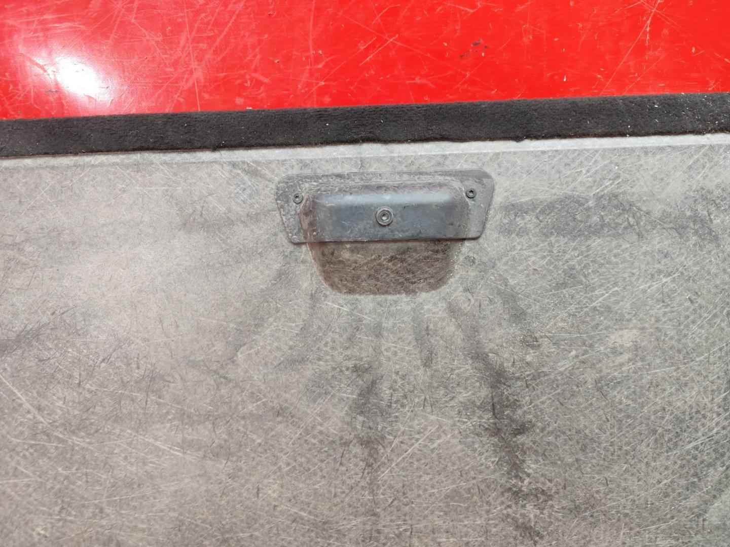 Пол багажника