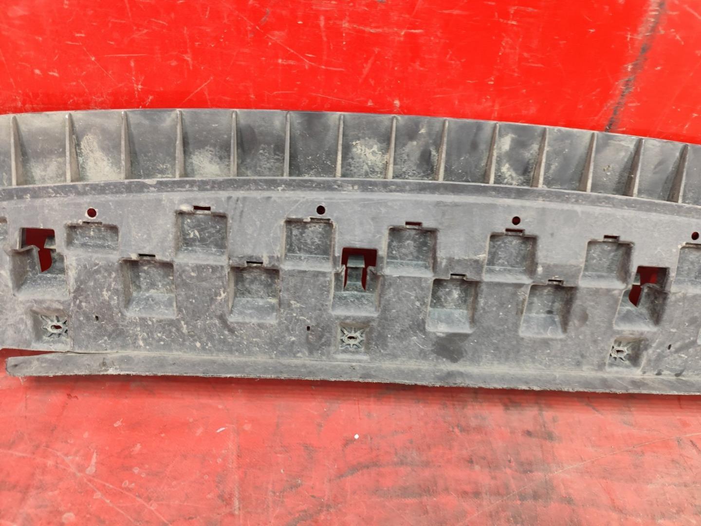 Пыльник переднего бампера