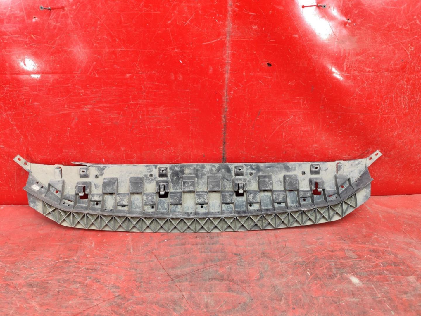 Пыльник переднего бампера