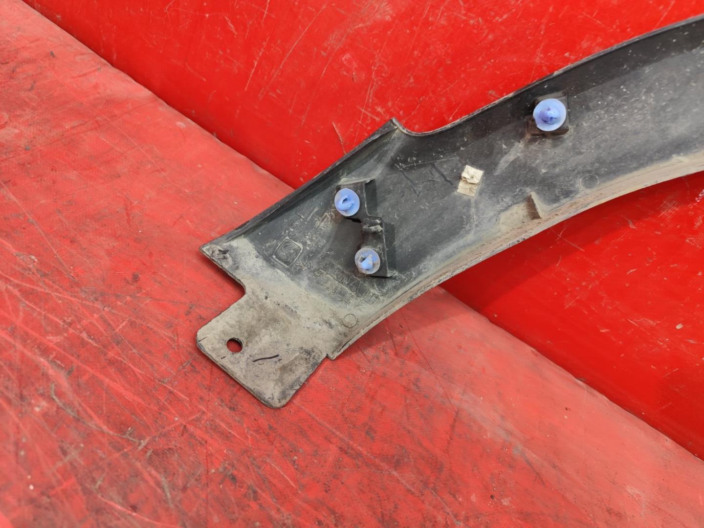 Накладка на крыло