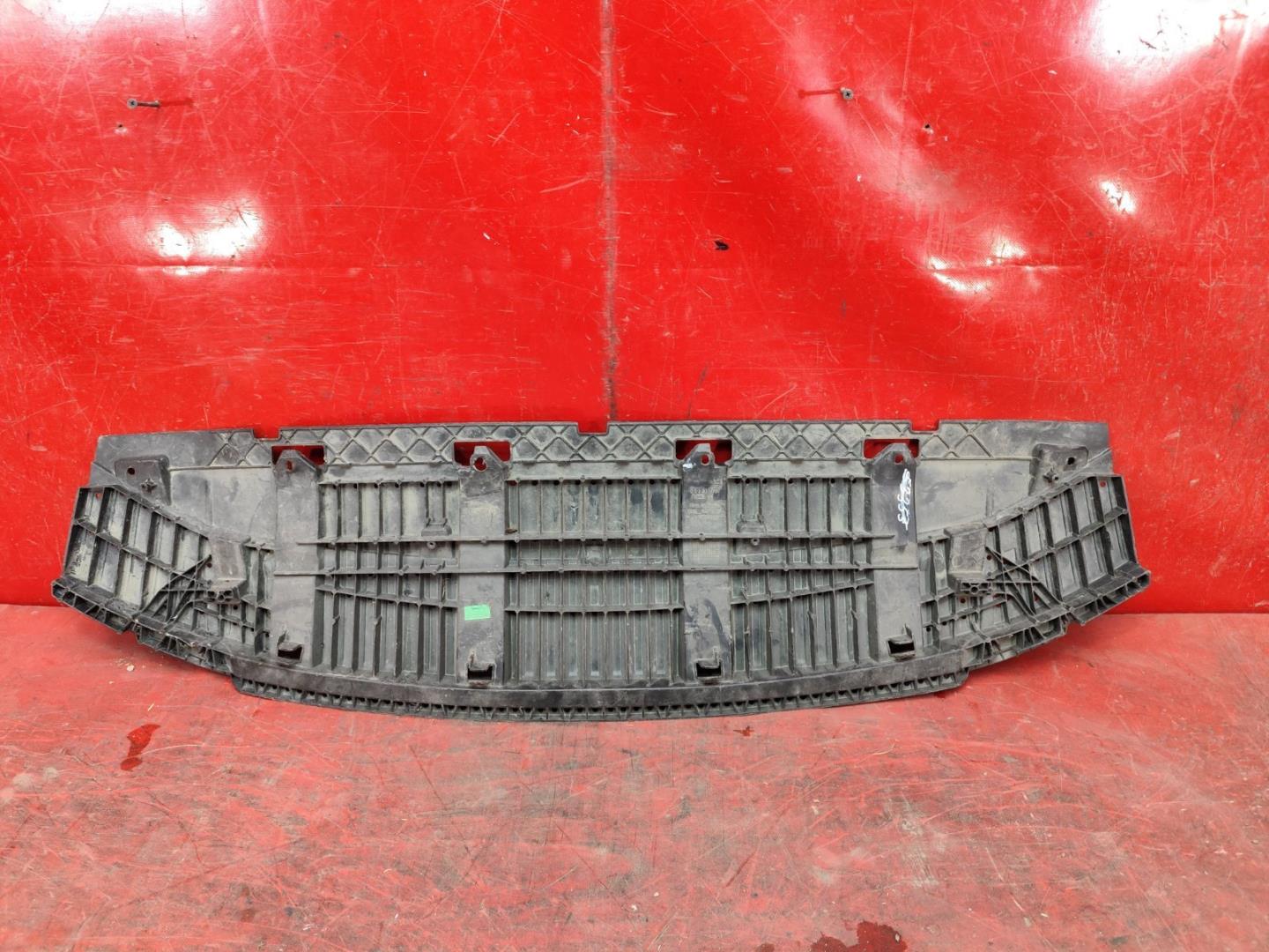 Пыльник переднего бампера