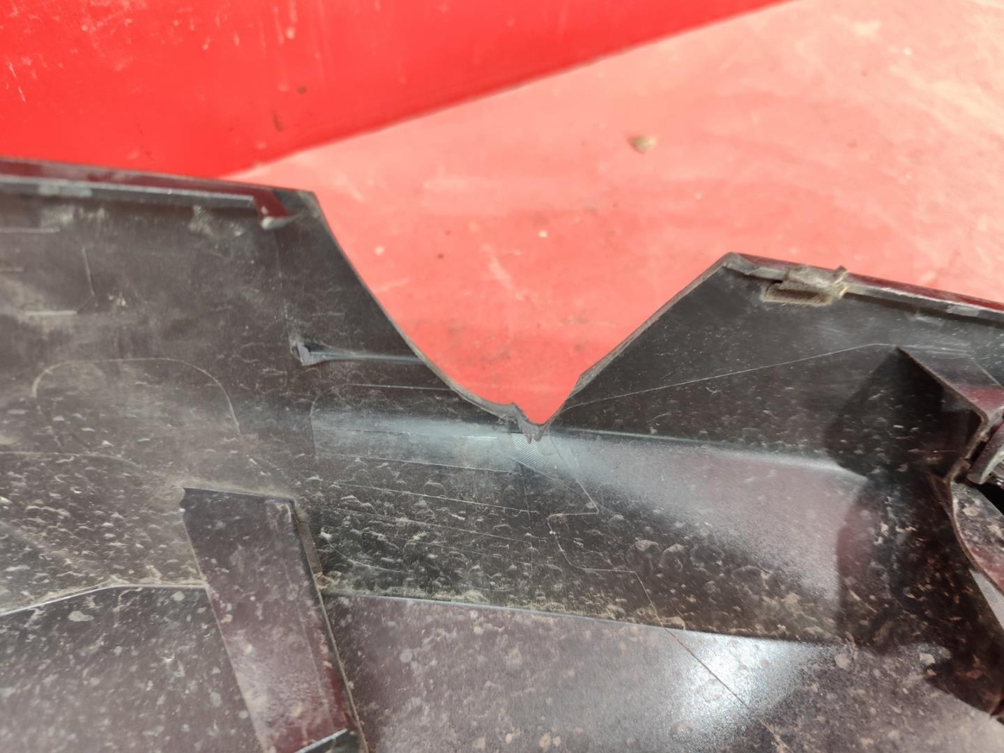 Накладка крышки багажника