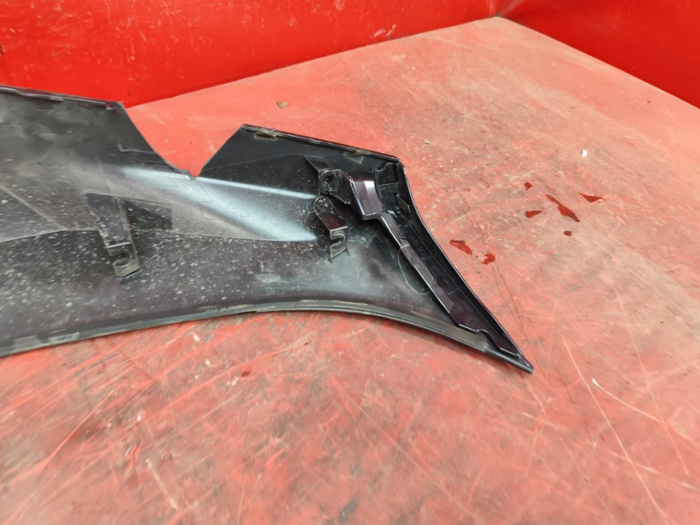 Накладка крышки багажника