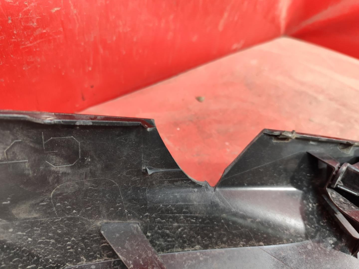 Накладка крышки багажника