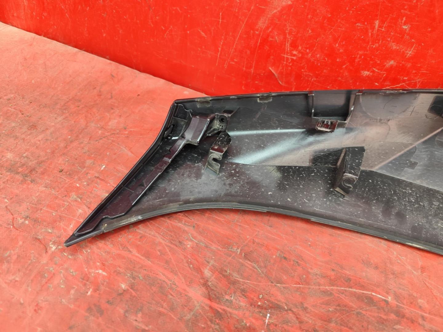 Накладка крышки багажника