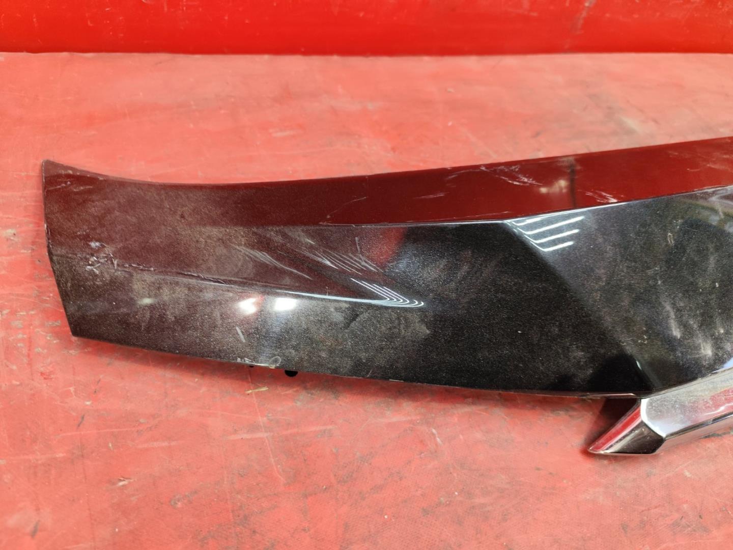 Накладка крышки багажника