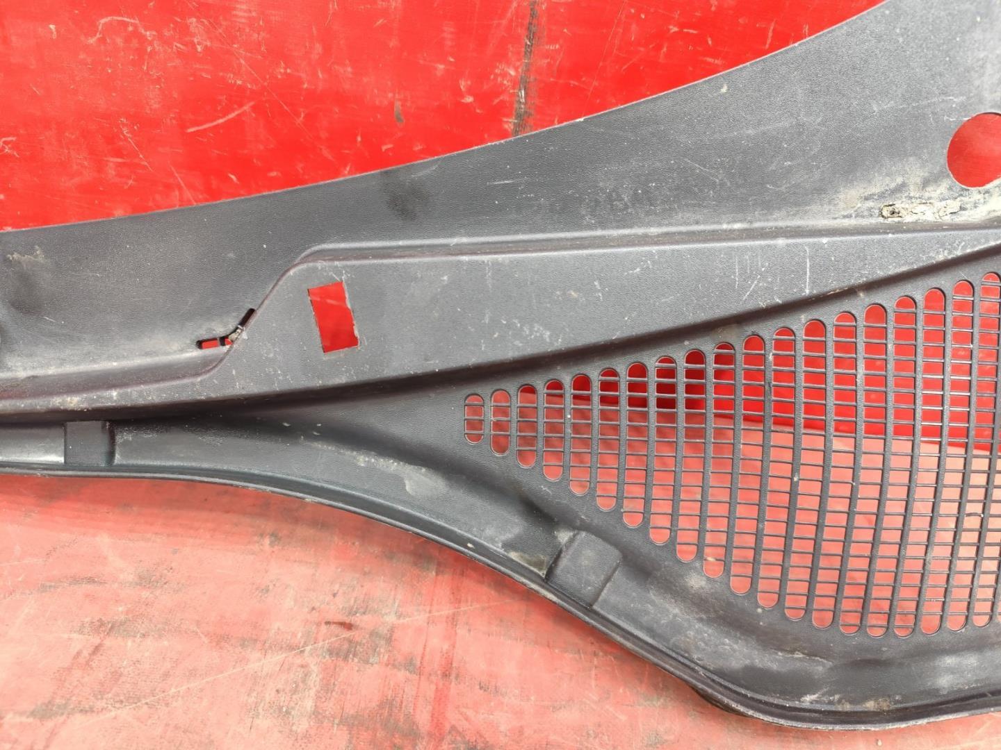 Решетка стеклоочистителей (Жабо)