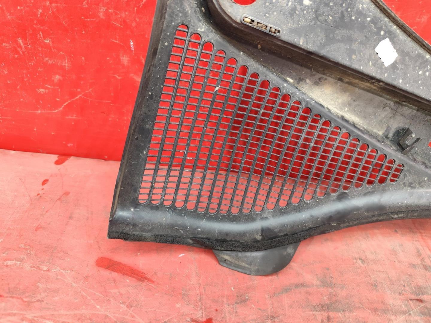 Решетка стеклоочистителей (Жабо)