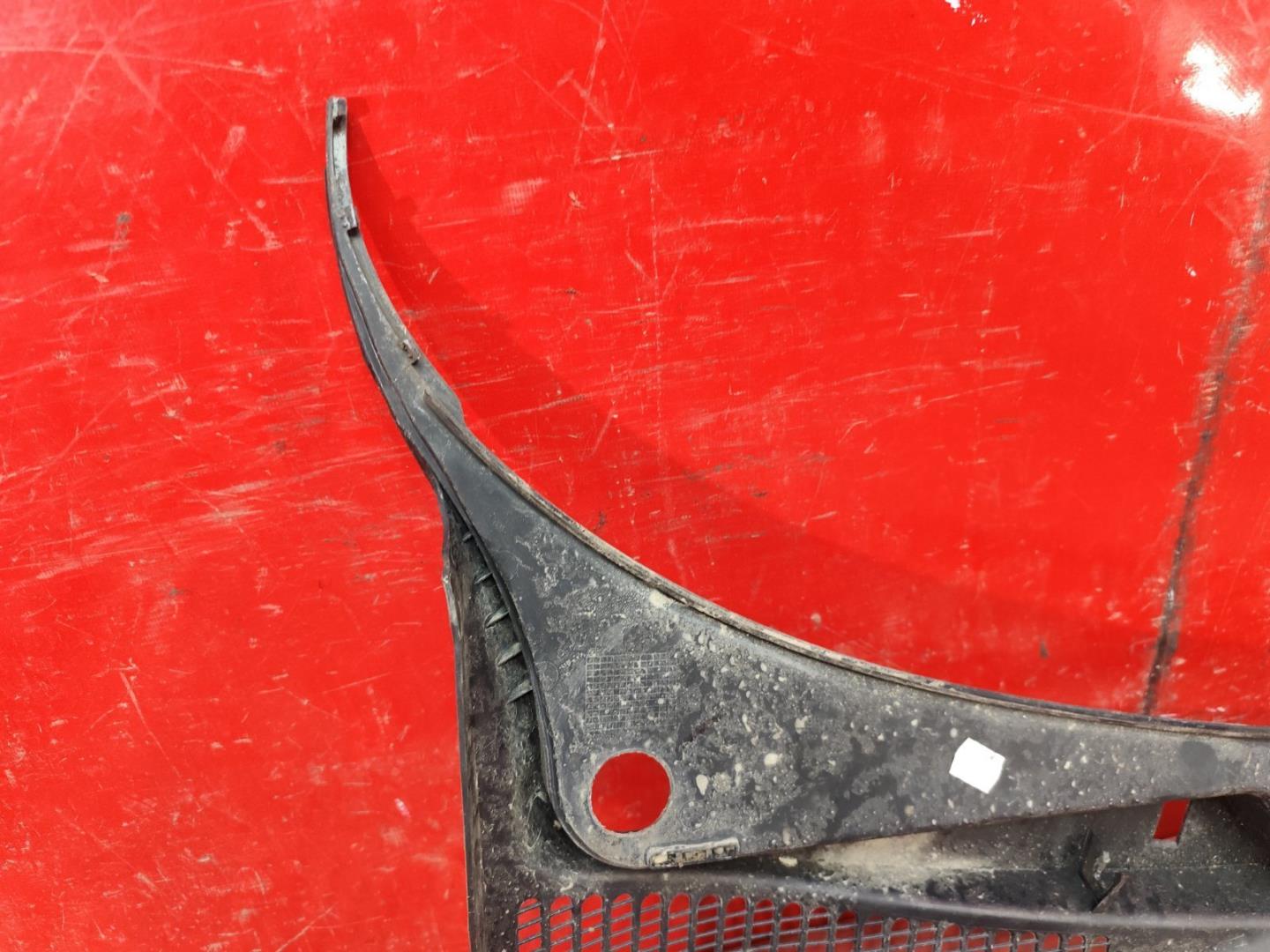 Решетка стеклоочистителей (Жабо)