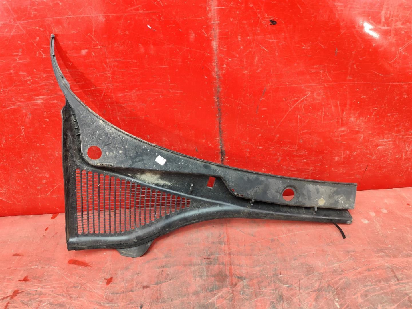 Решетка стеклоочистителей (Жабо)