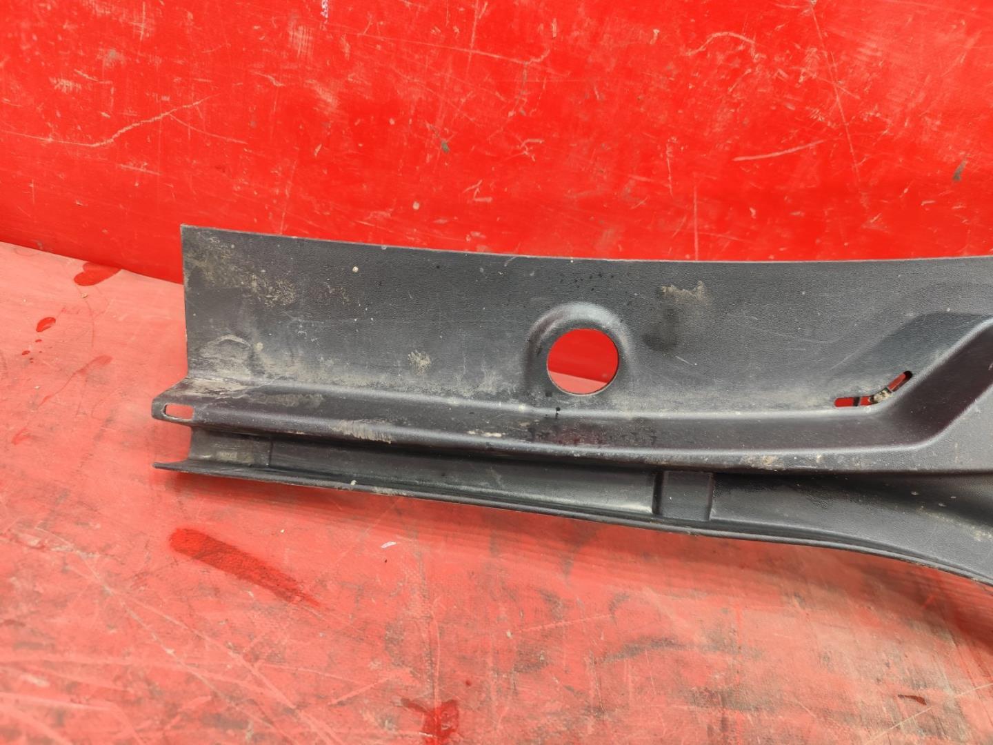 Решетка стеклоочистителей (Жабо)