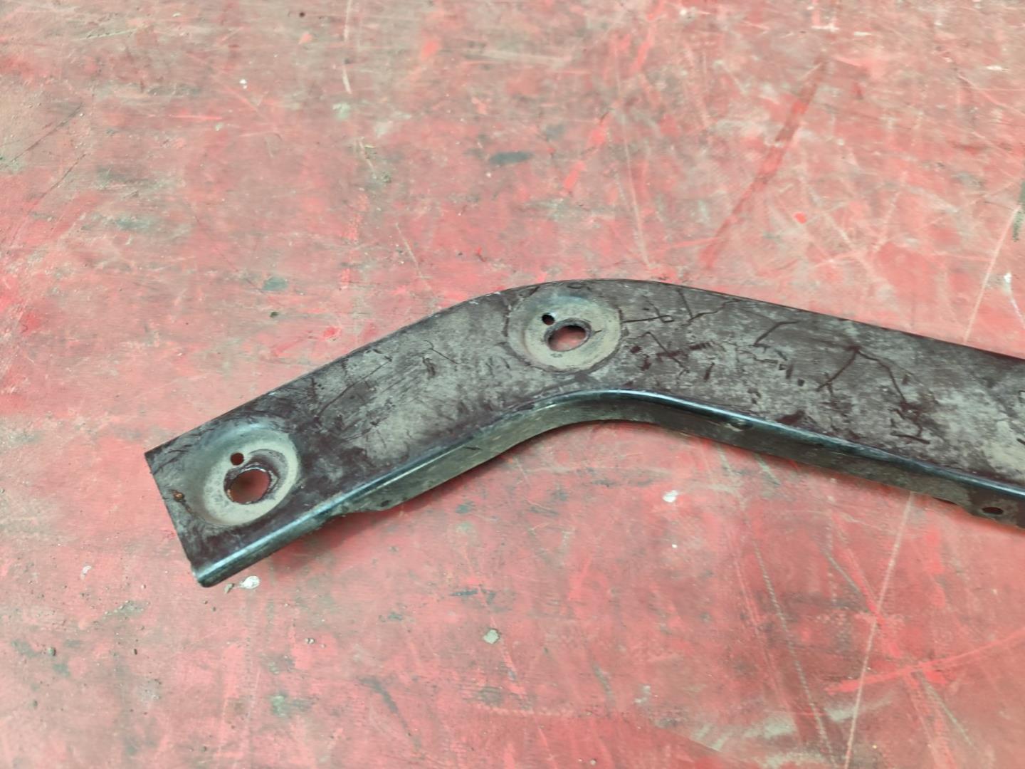 Кронштейн крепежный вспомогательный (разного назначения)