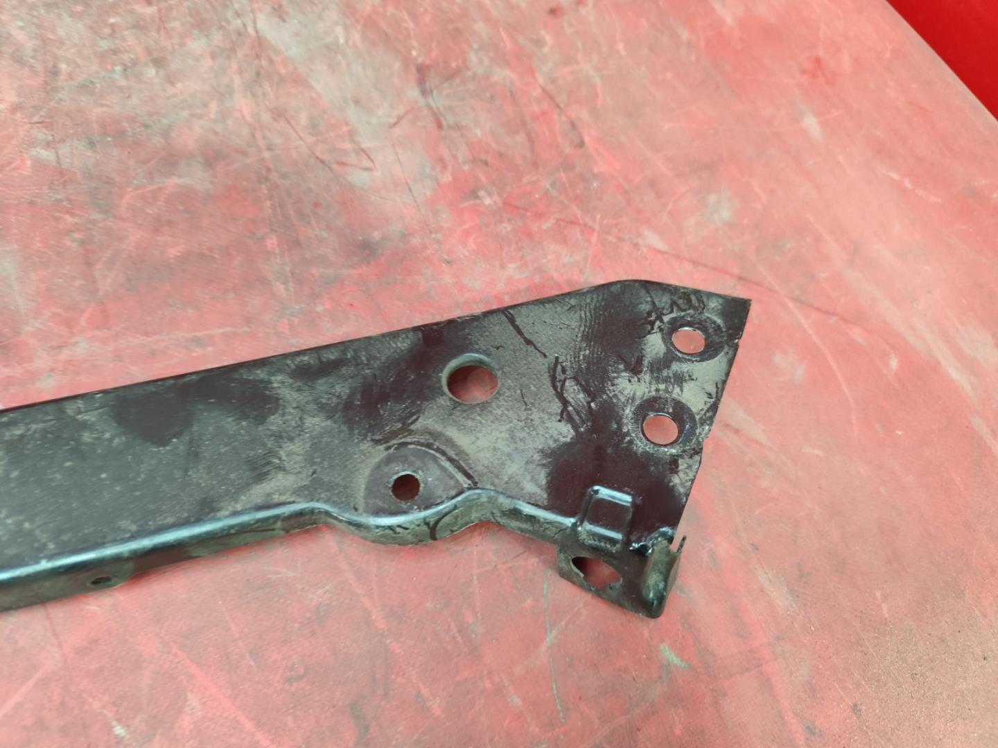 Кронштейн крепежный вспомогательный (разного назначения)