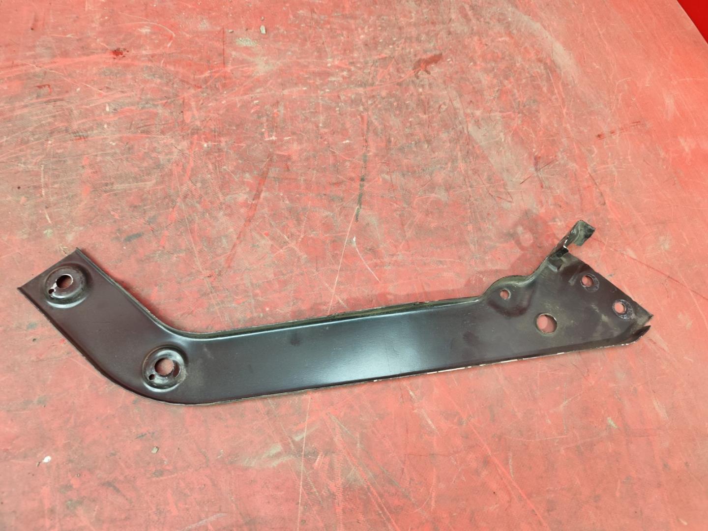 Кронштейн крепежный вспомогательный (разного назначения)