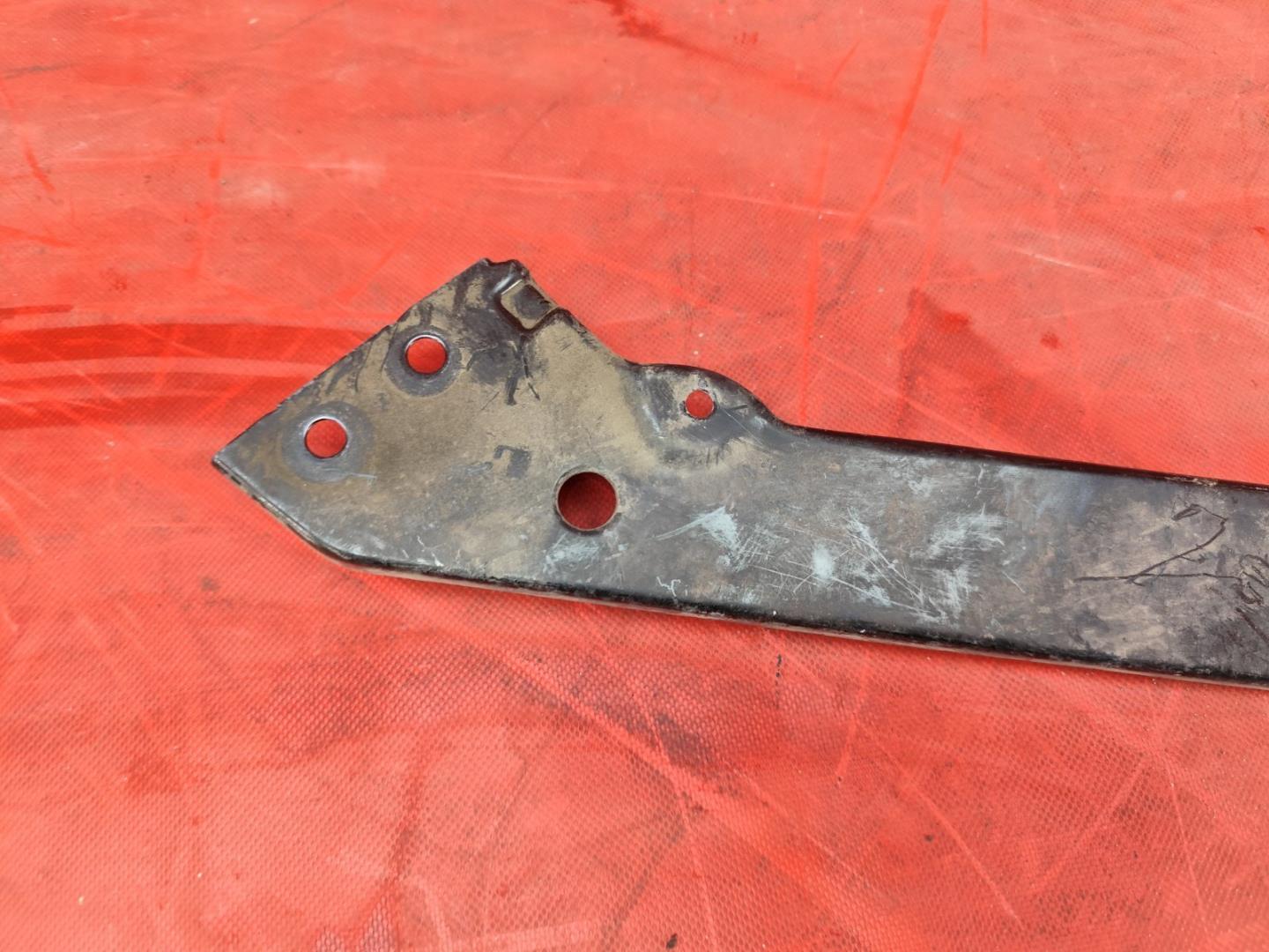 Кронштейн крепежный вспомогательный (разного назначения)