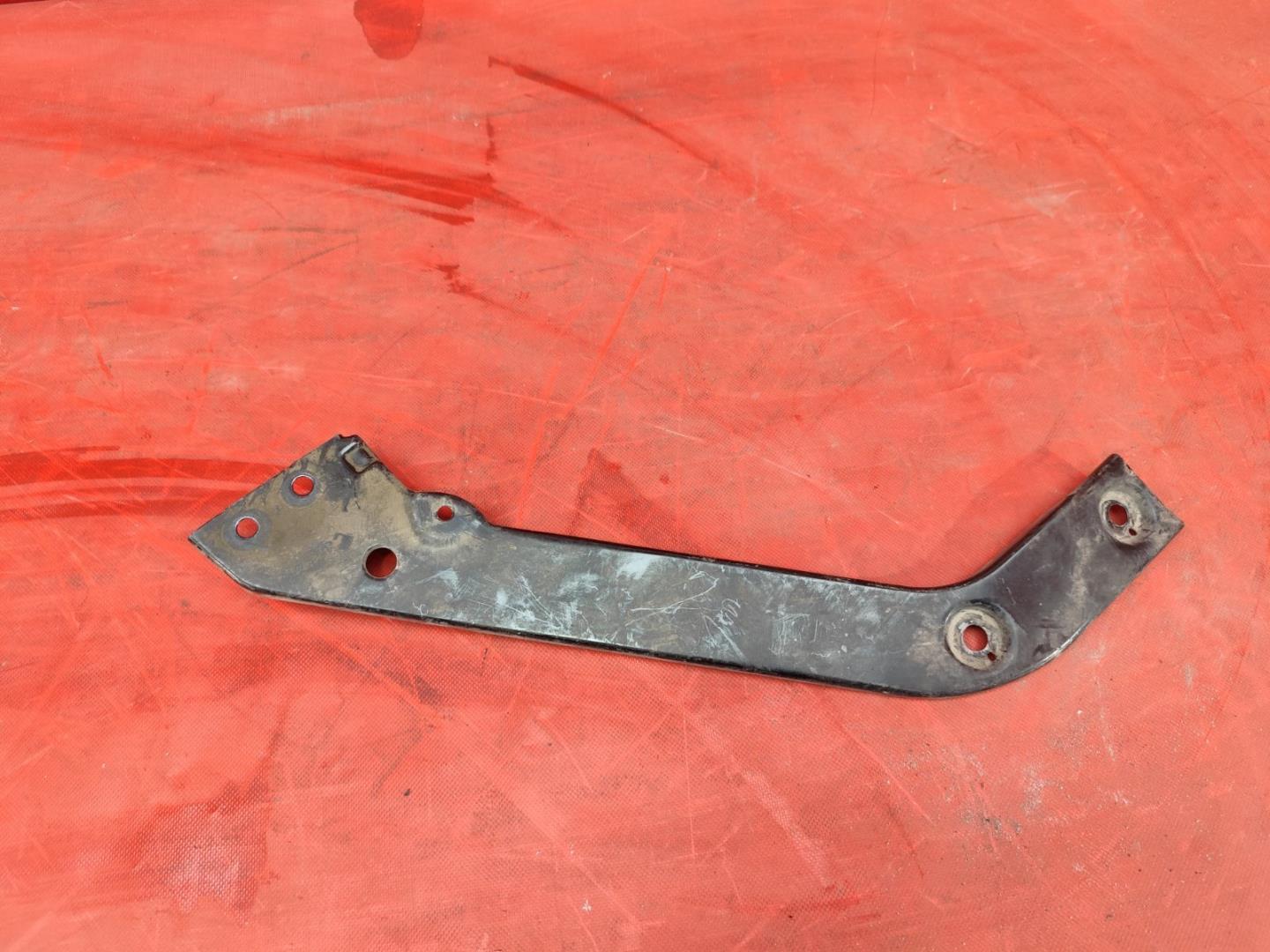 Кронштейн крепежный вспомогательный (разного назначения)