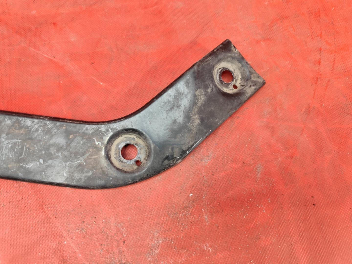 Кронштейн крепежный вспомогательный (разного назначения)