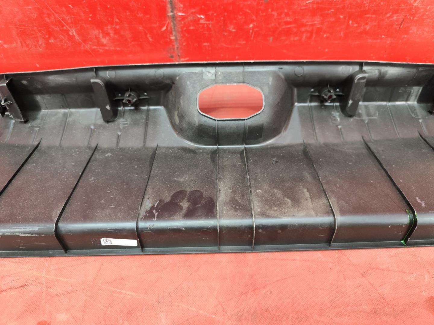 Кожух замка багажника