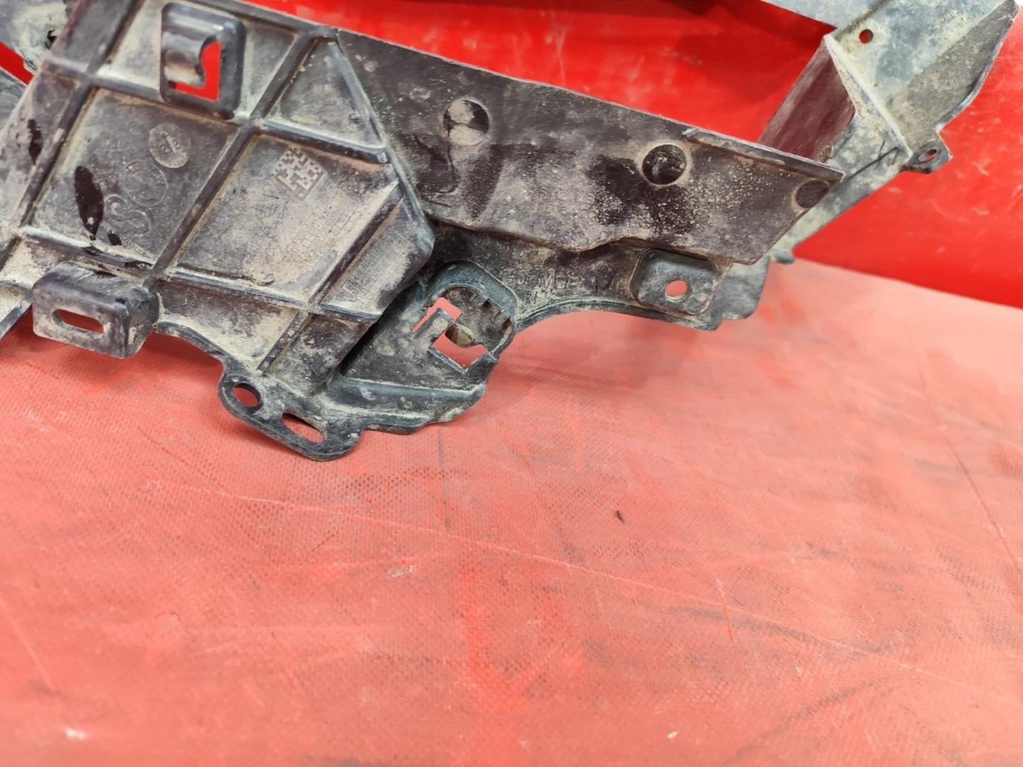 Кронштейн глушителя