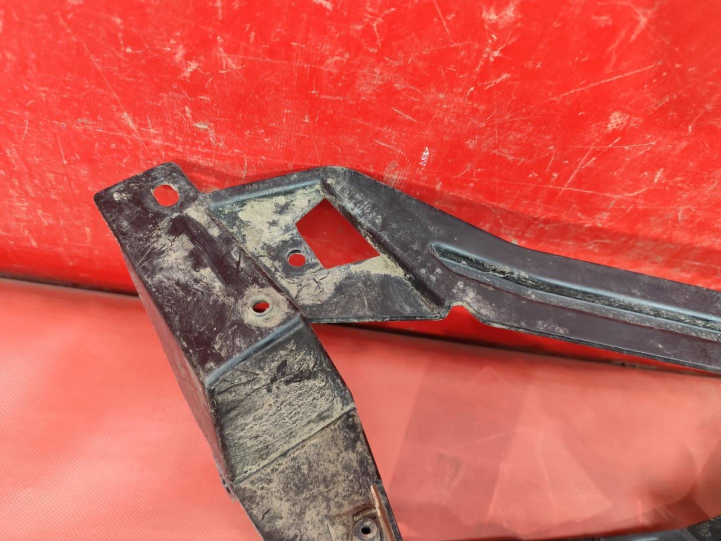 Кронштейн глушителя