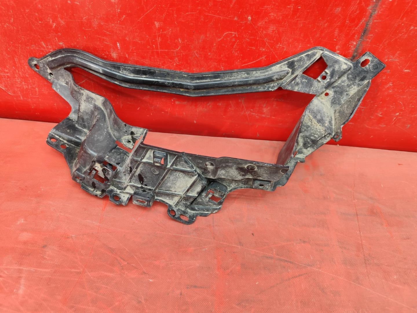 Кронштейн глушителя